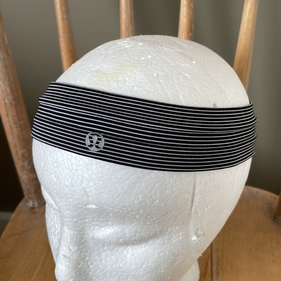 Lululemon head band - Picture 2 of 6